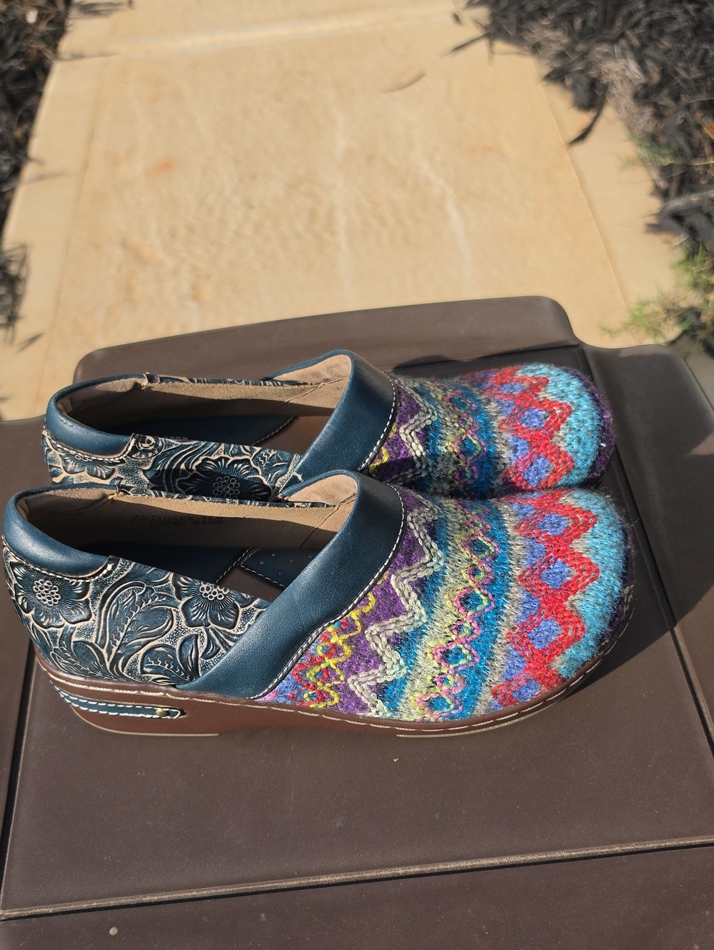 L' Artiste Zagabank Women's Tapestry Clog Size 37